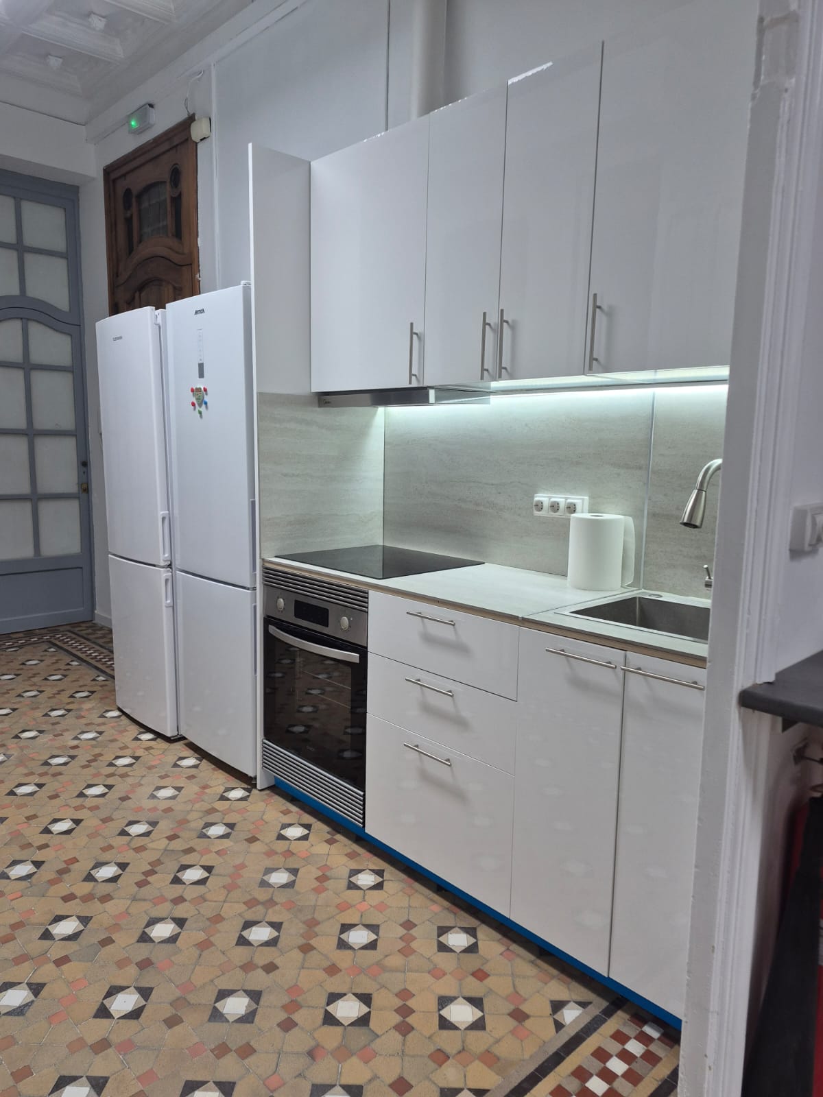 a9519292-8803-44dd-bbbc-f0da0ca7564e